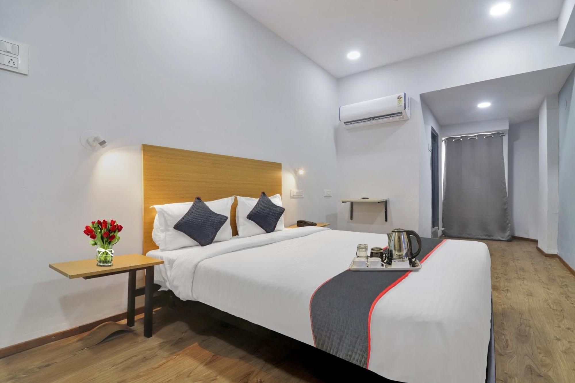 Hotel Townhouse S Continental Hyderabad Exterior foto